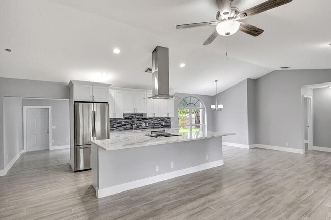 Building Photo - 843 Azalea Dr