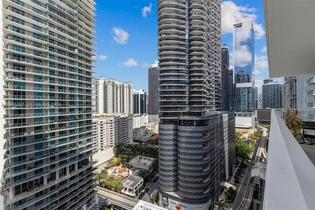 Building Photo - 1080 Brickell Ave