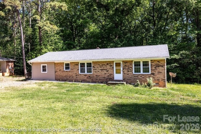 Building Photo - 234 Poplin St