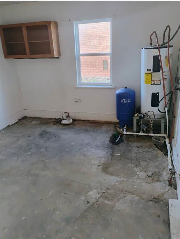 Building Photo - 2216 Dixon Rd