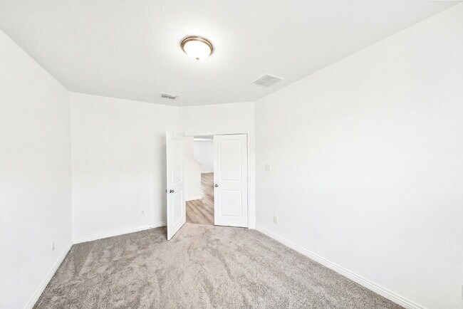Building Photo - NEW RENTAL ALERT!!! READY NOW!!!
