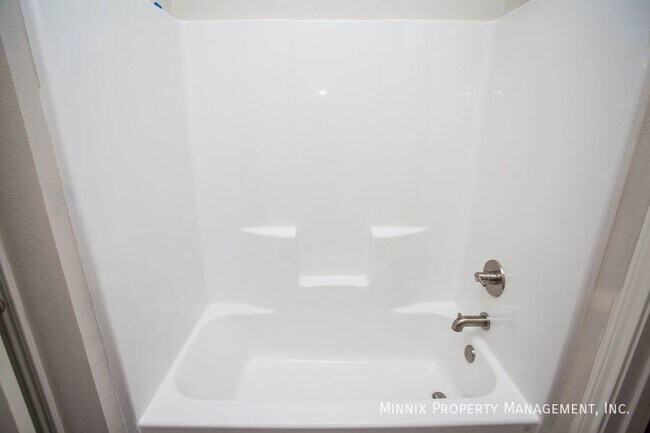 Building Photo - 5865 Virginia Ave