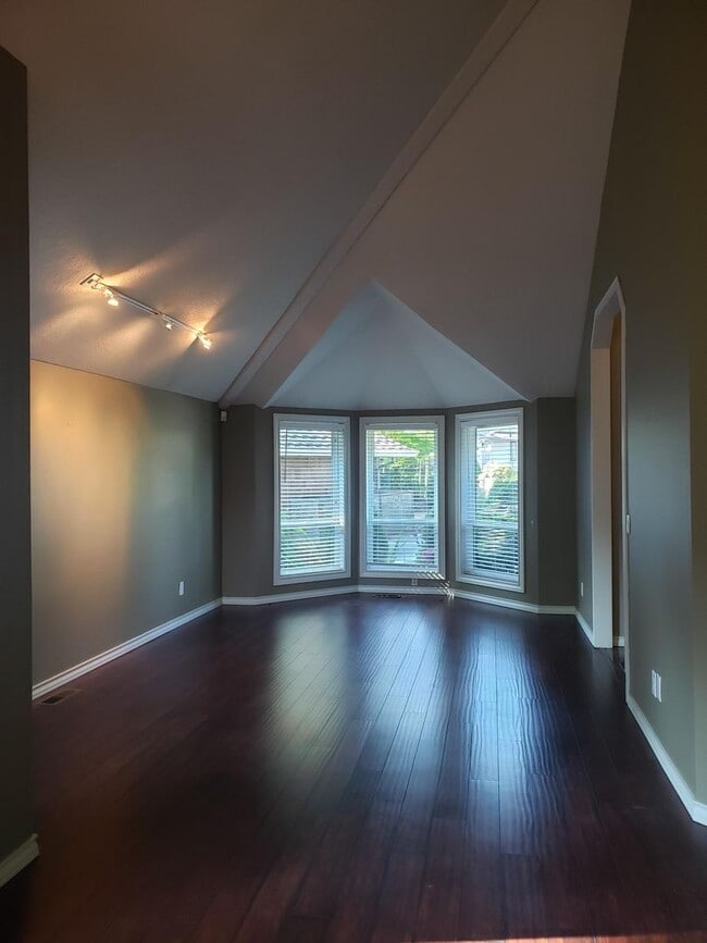 Building Photo - Beautiful Home in Quiet Cul-de-sac!