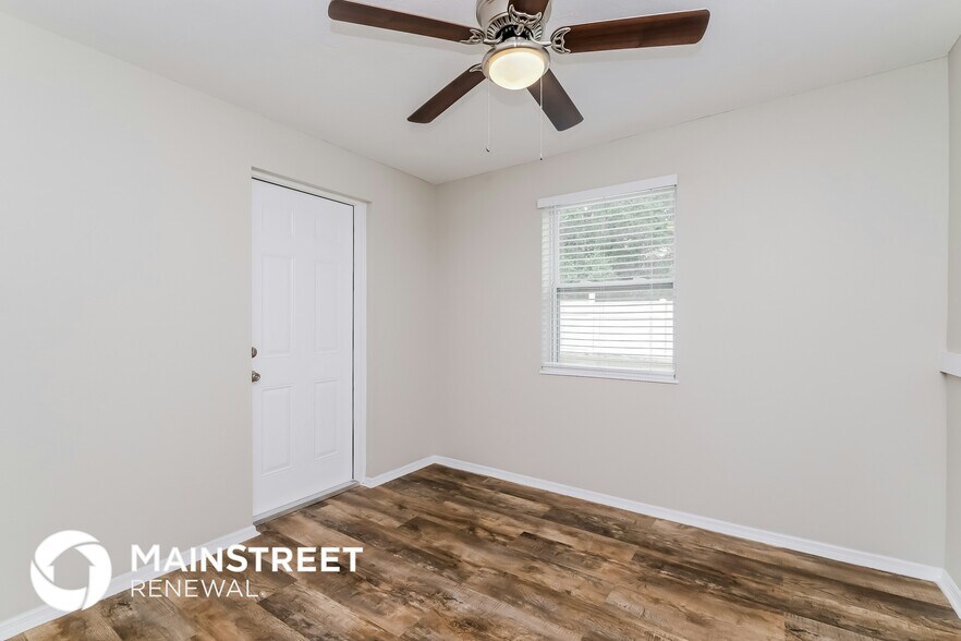 Building Photo - 5528 Daisy Dr