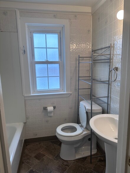 Bathroom - 633 W 26th St