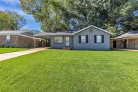 Building Photo - 4829 Bradford Dr