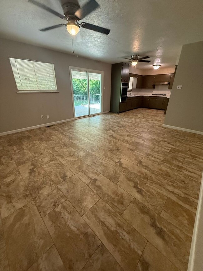 Building Photo - $2000 MOVE-IN SPECIAL