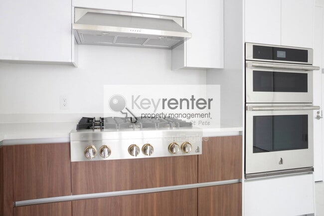 Building Photo - 400 Central Ave