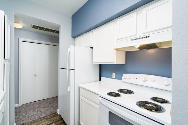 Building Photo - SoCo Park Apartments