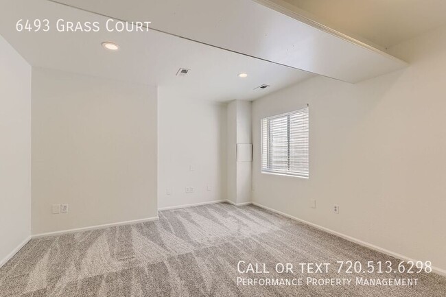 Building Photo - 6493 Grass Ct