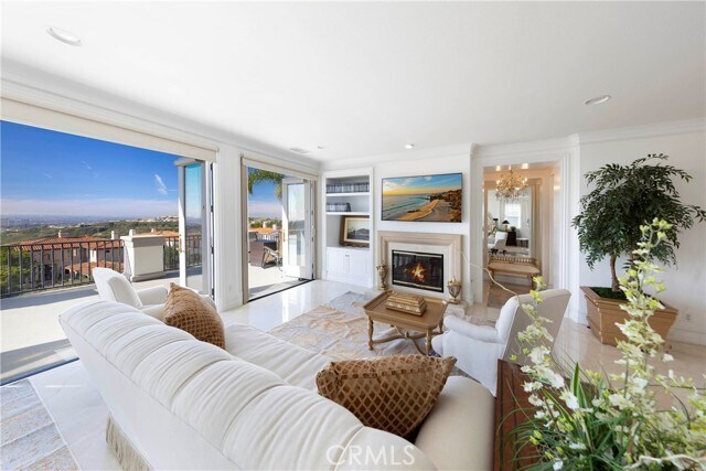 Building Photo - 7 Vista Luci