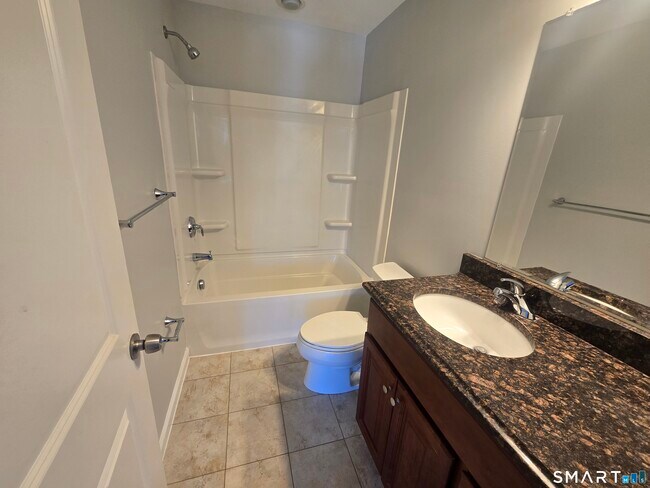 Building Photo - 6 Oak Branch Dr