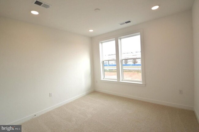 Building Photo - 21731 Dovekie Ter