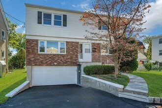 Building Photo - 105 Bradford St