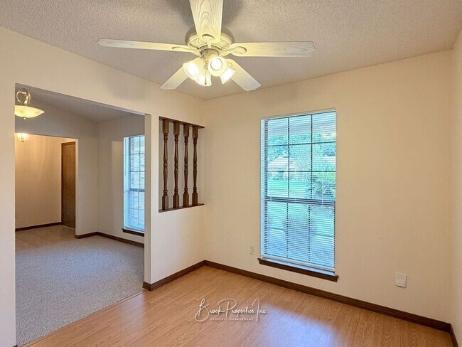 Building Photo - 325 S 73rd Ave