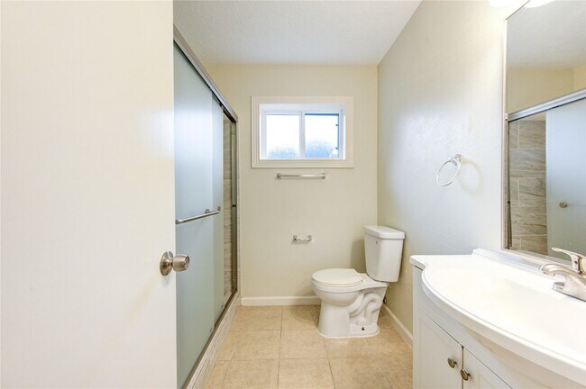 Building Photo - 10123 Kent Towne Ln