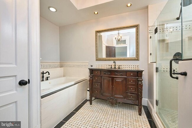Building Photo - 421 K St NE