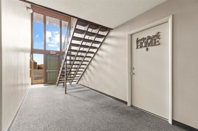 Building Photo - RENTAL SPECIAL FOR LIMITED TIME Deposit $0*** 1 BED, 1 BATH $939/mo+***Evansville, Indiana