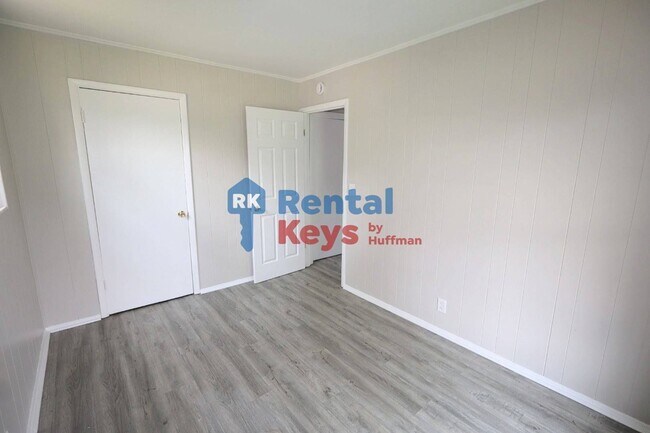 Building Photo - 1506 Covert Ave