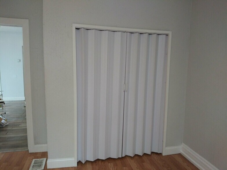 Building Photo - 1926 N 24th St