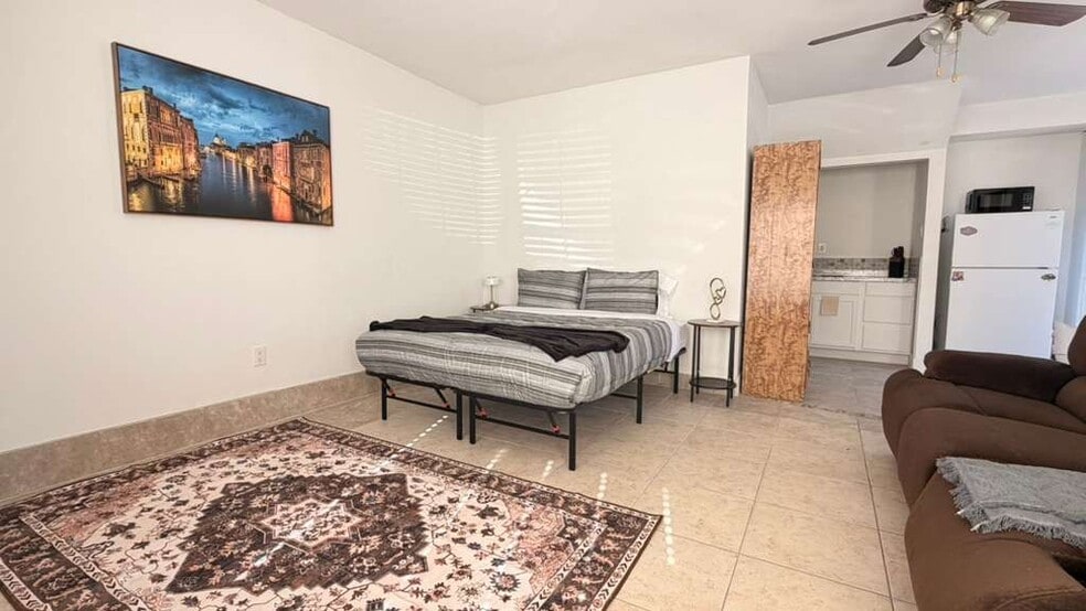 Building Photo - 3030 Plaza St