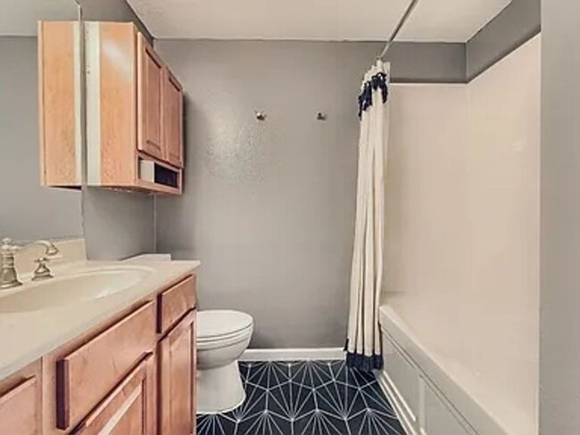 Building Photo - All Utilities Included! Charming 2-Bedroom...