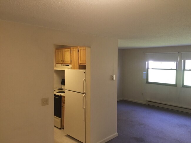 Building Photo - Jaffrey Village