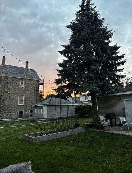 Building Photo - 3638 W Cornelia Ave