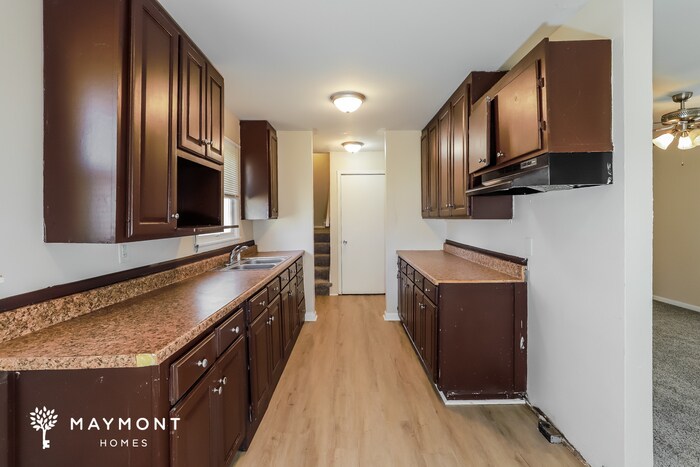 Building Photo - 4704 Kensington Ave