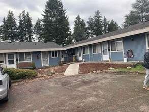 Building Photo - Puyallup Southhill Apartment Complex