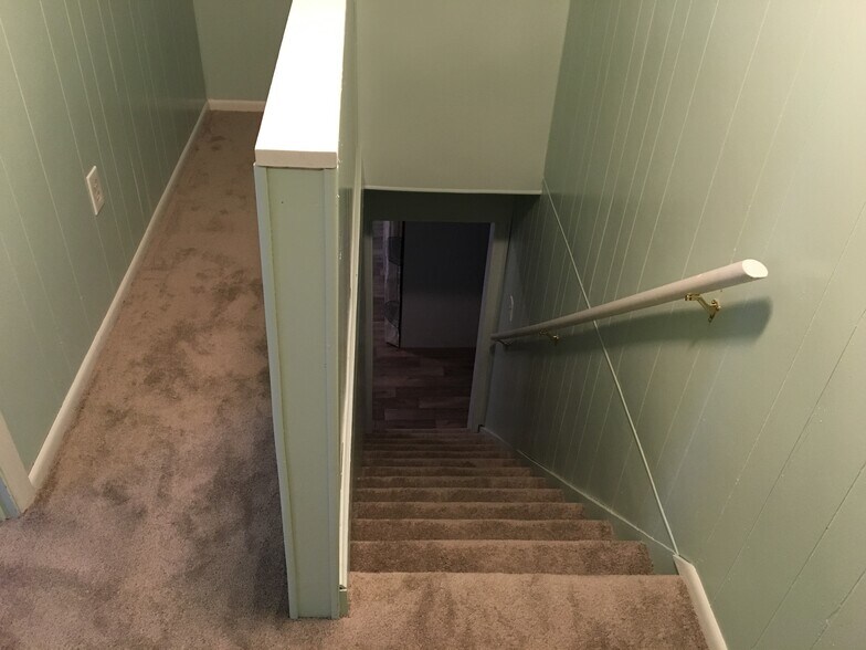 Building Photo - 1120 5th Avenue