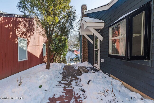 Building Photo - 94 Valley Ave