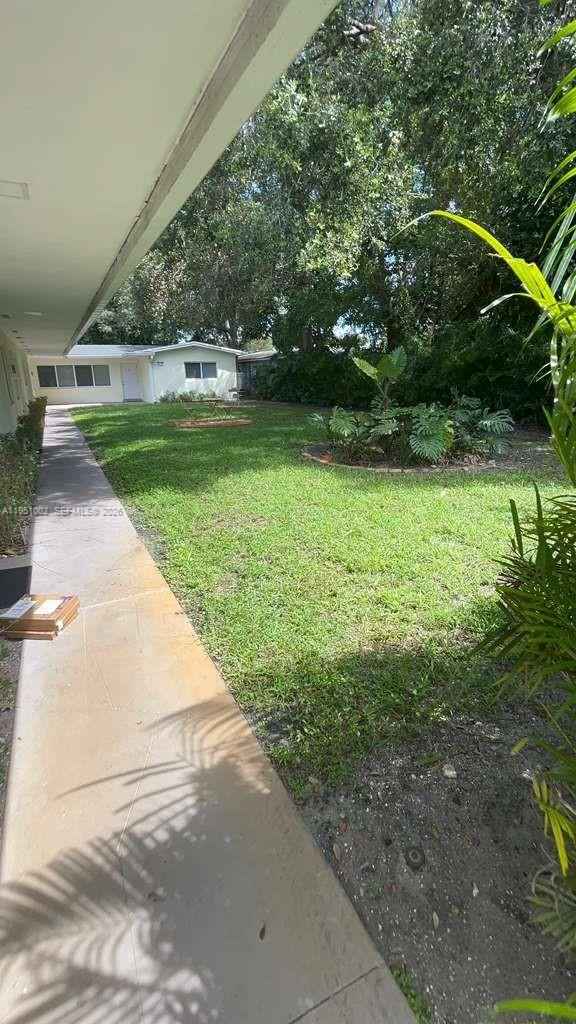 Building Photo - 780 NE 122nd St