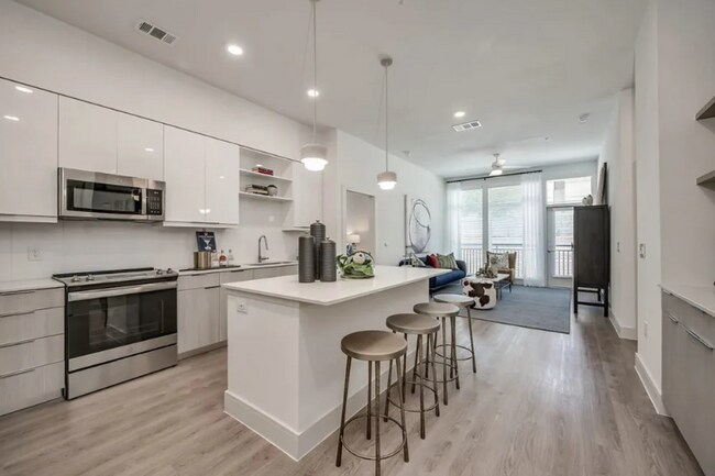 Primary Photo - Your Urban Oasis Awaits