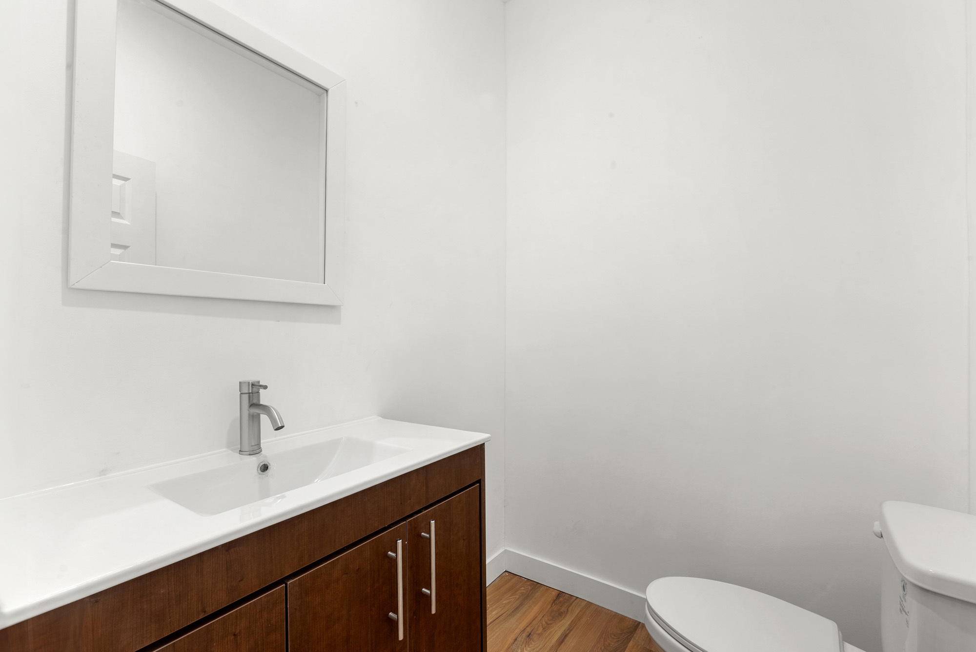 Building Photo - 1301 N Poinsettia Pl