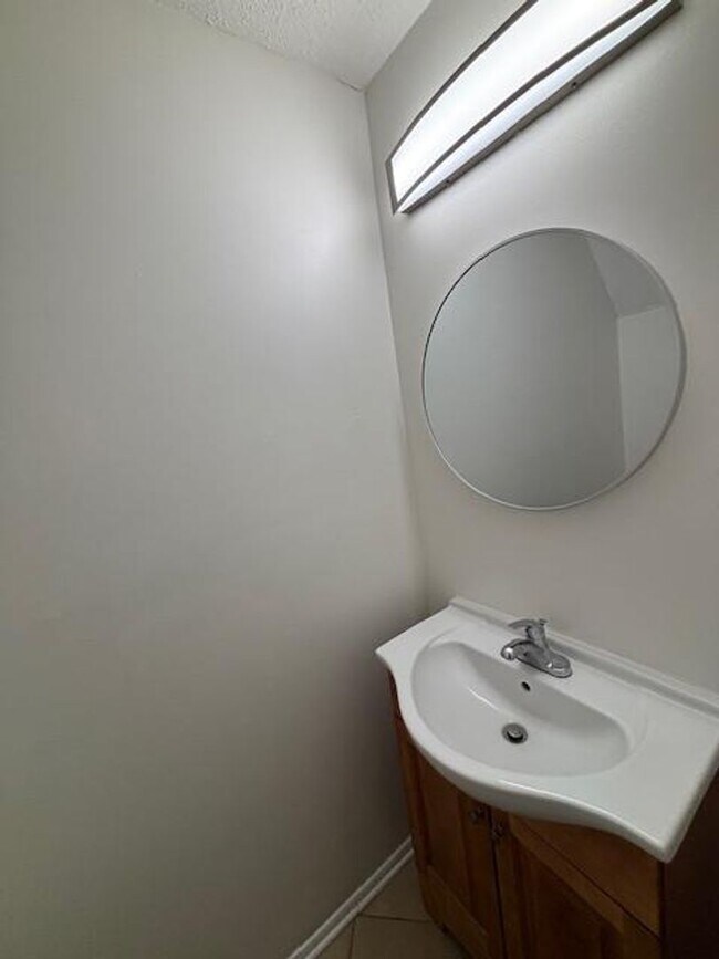 Building Photo - Beautifully Renovated 3-Bedroom, 2.5-Bath Townhome in Tucker!