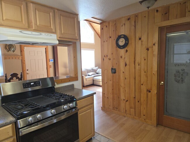 Building Photo - Large mountain home with access to Tahoe K...
