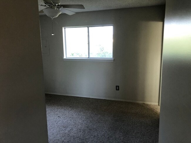 Building Photo - Charming 3 Bed 2 Bath!