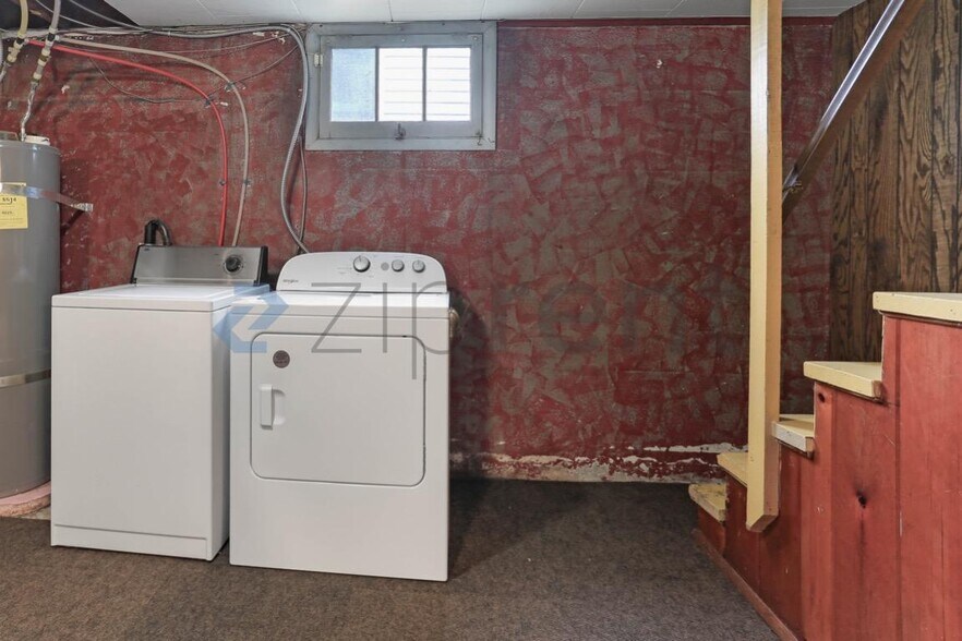 Building Photo - 1920 S Bayview St