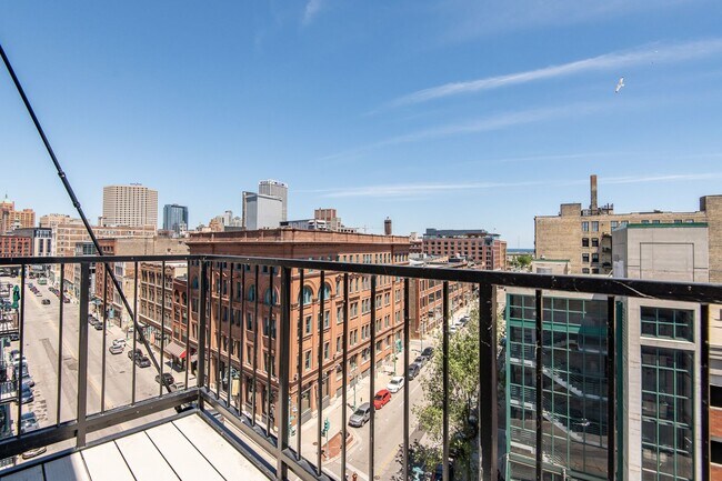 Building Photo - Modern Downtown Milwaukee Condo for Rent