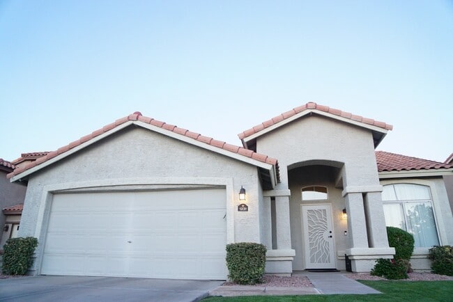 Building Photo - Beautiful Chandler Rental Dobson & Ray
