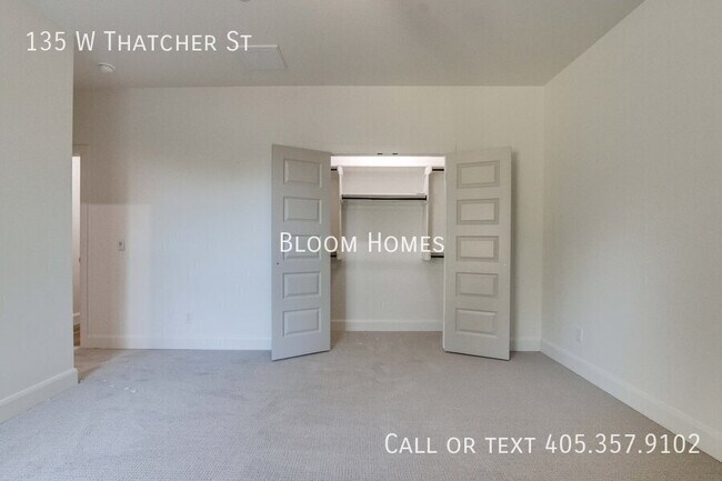 Building Photo - 135 W Thatcher St