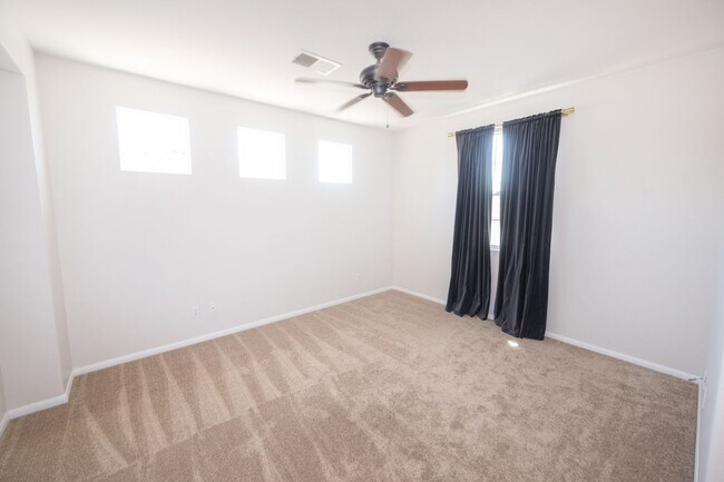 Building Photo - Amazing 3 Bedroom Condo available now! Chula Vista / Eastlake / Otay Ranch Area