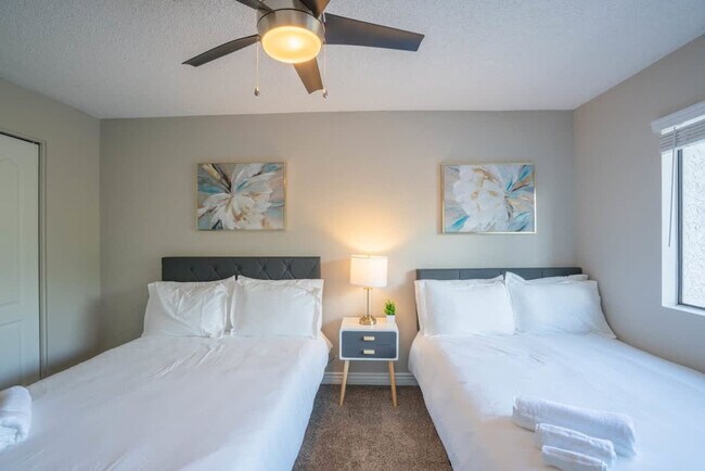 Building Photo - 8550 E McDowell Rd