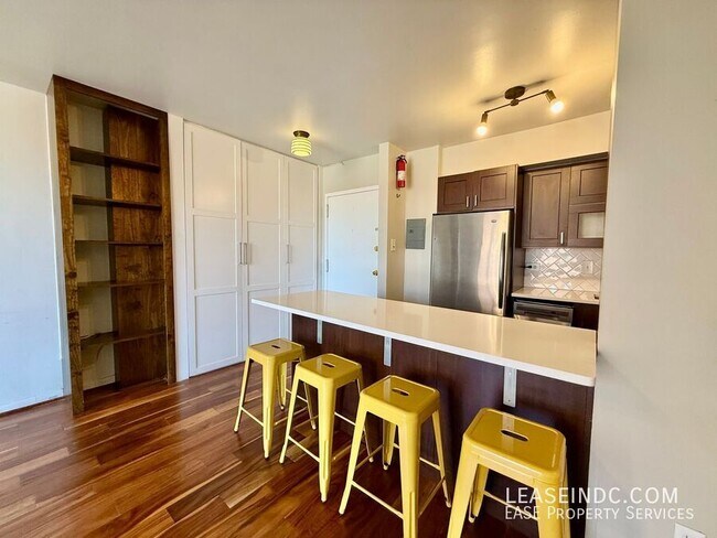 Building Photo - 1260 21st St NW