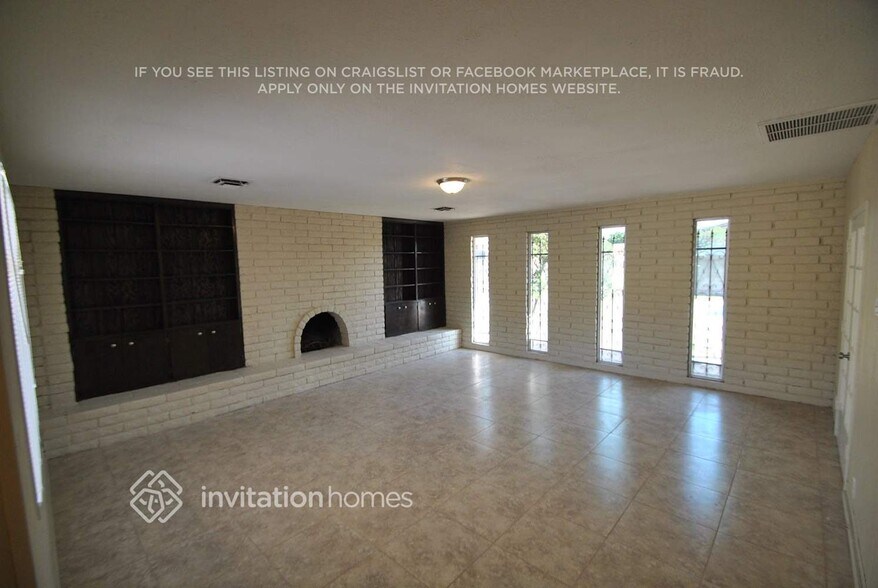 Building Photo - 429 E 10th Dr