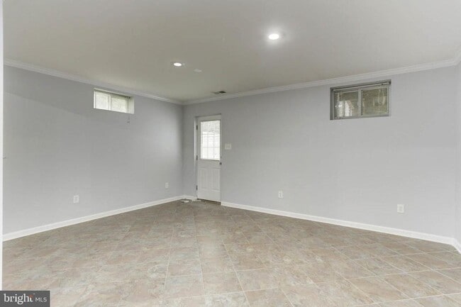 Building Photo - 6935 Heritage Crossing