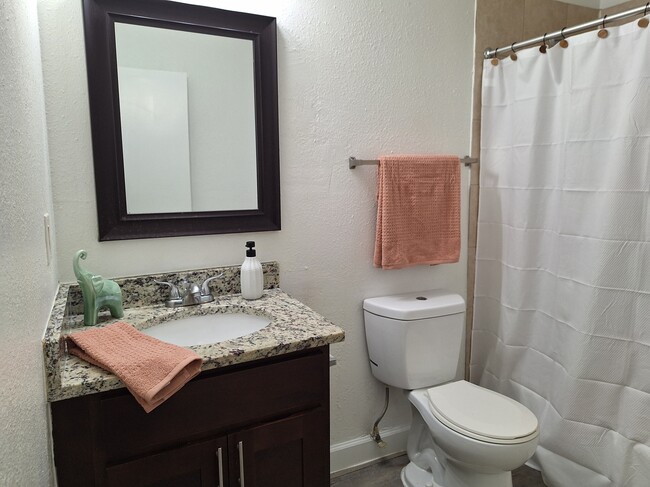 Building Photo - Huntington Station