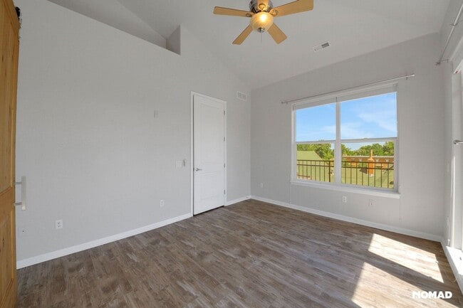Building Photo - Two each: Bed, Bath, Parking, Storage Unit...