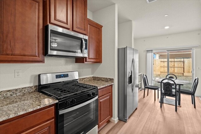 Building Photo - 10400 Skynyrd Way